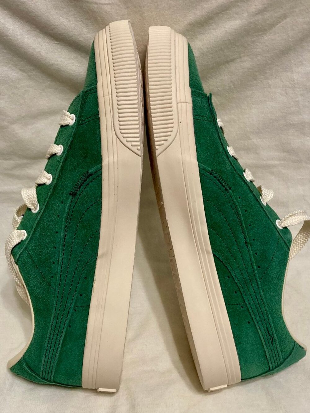 NWOT, Women's SZ 8, Puma Vulc Trophy Hunting Sneakers, Green Suede - Picture 2 of 7